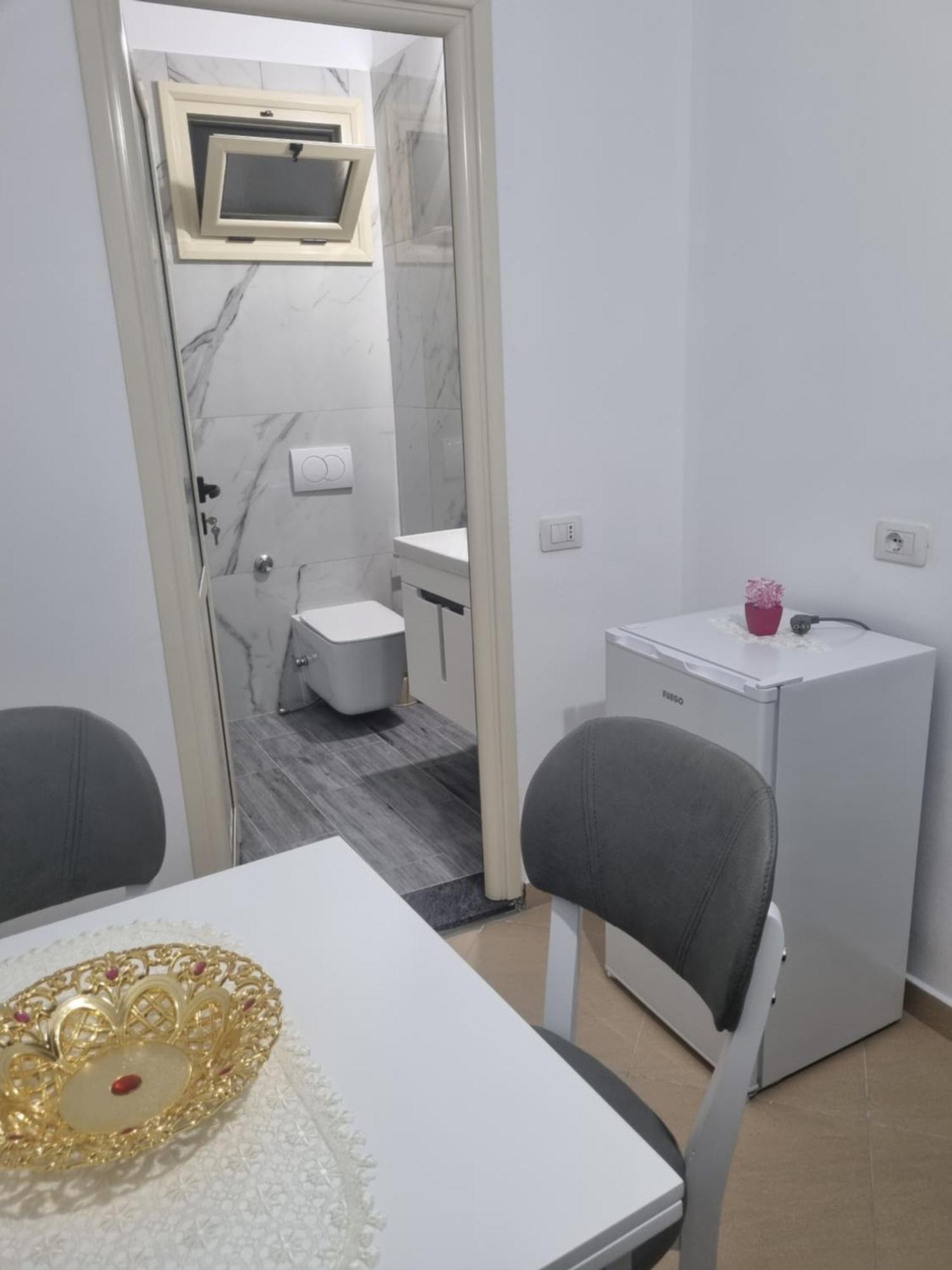 Megi-rent Wlora