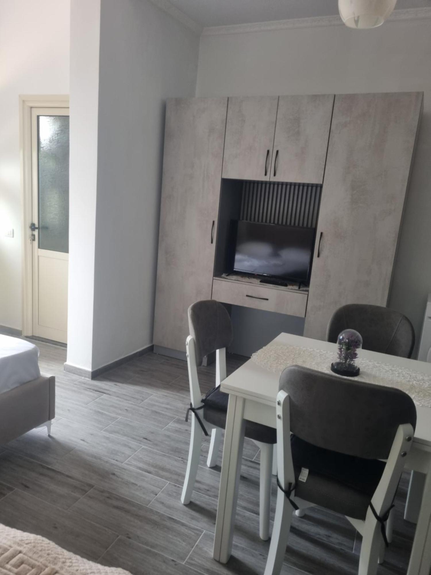 Megi-rent Apartament Wlora